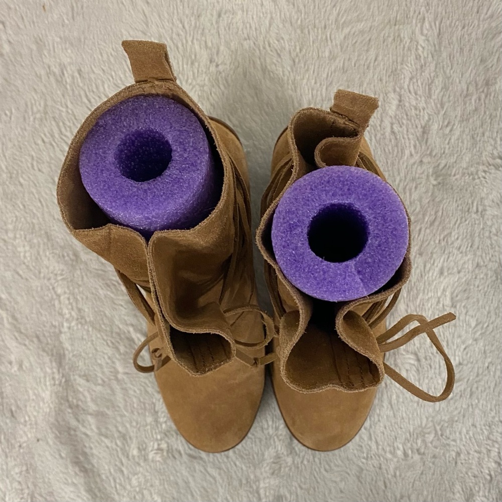 Toms Mila Toffee Suede Ankle Boots Size 7 Pull On Leather Lacing Detail - Picture 7 of 12